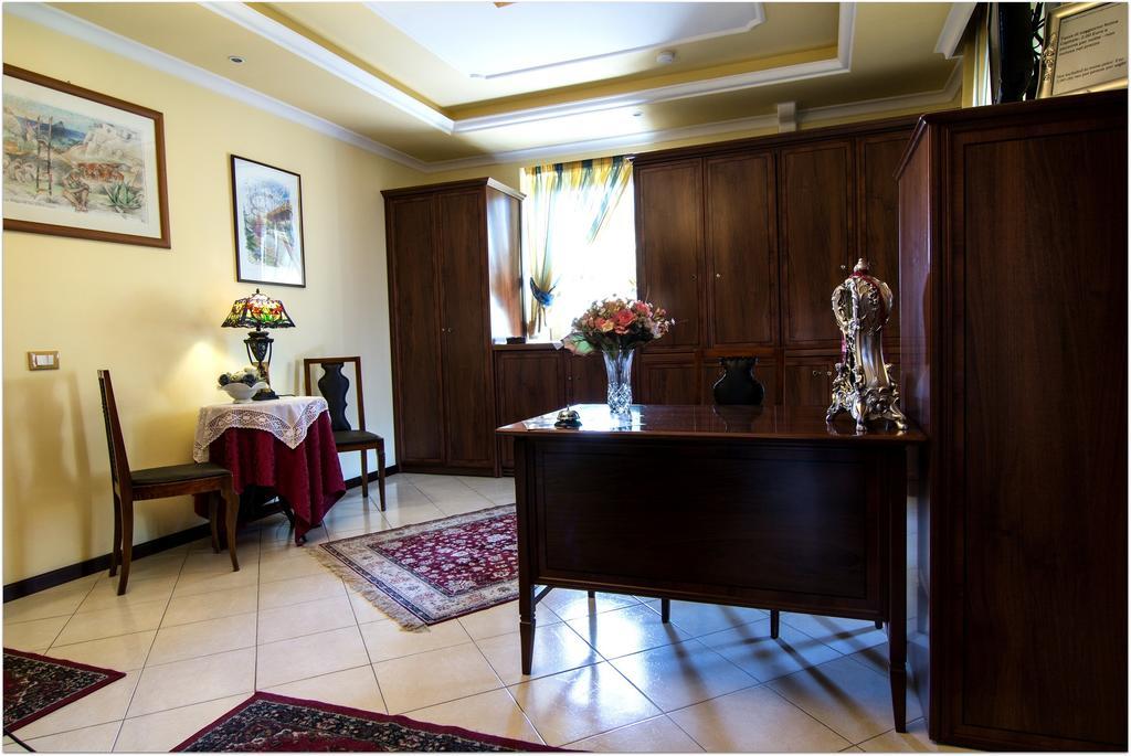 B&B Degli Amici Ciampino Dış mekan fotoğraf