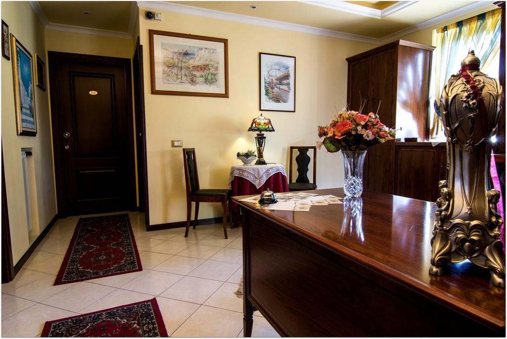 B&B Degli Amici Ciampino Dış mekan fotoğraf
